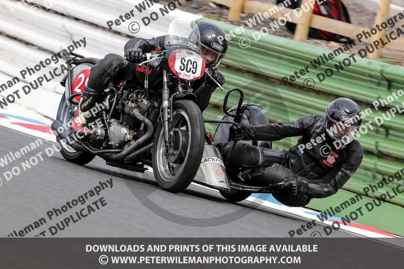 Vintage motorcycle club;eventdigitalimages;mallory park;mallory park trackday photographs;no limits trackdays;peter wileman photography;trackday digital images;trackday photos;vmcc festival 1000 bikes photographs